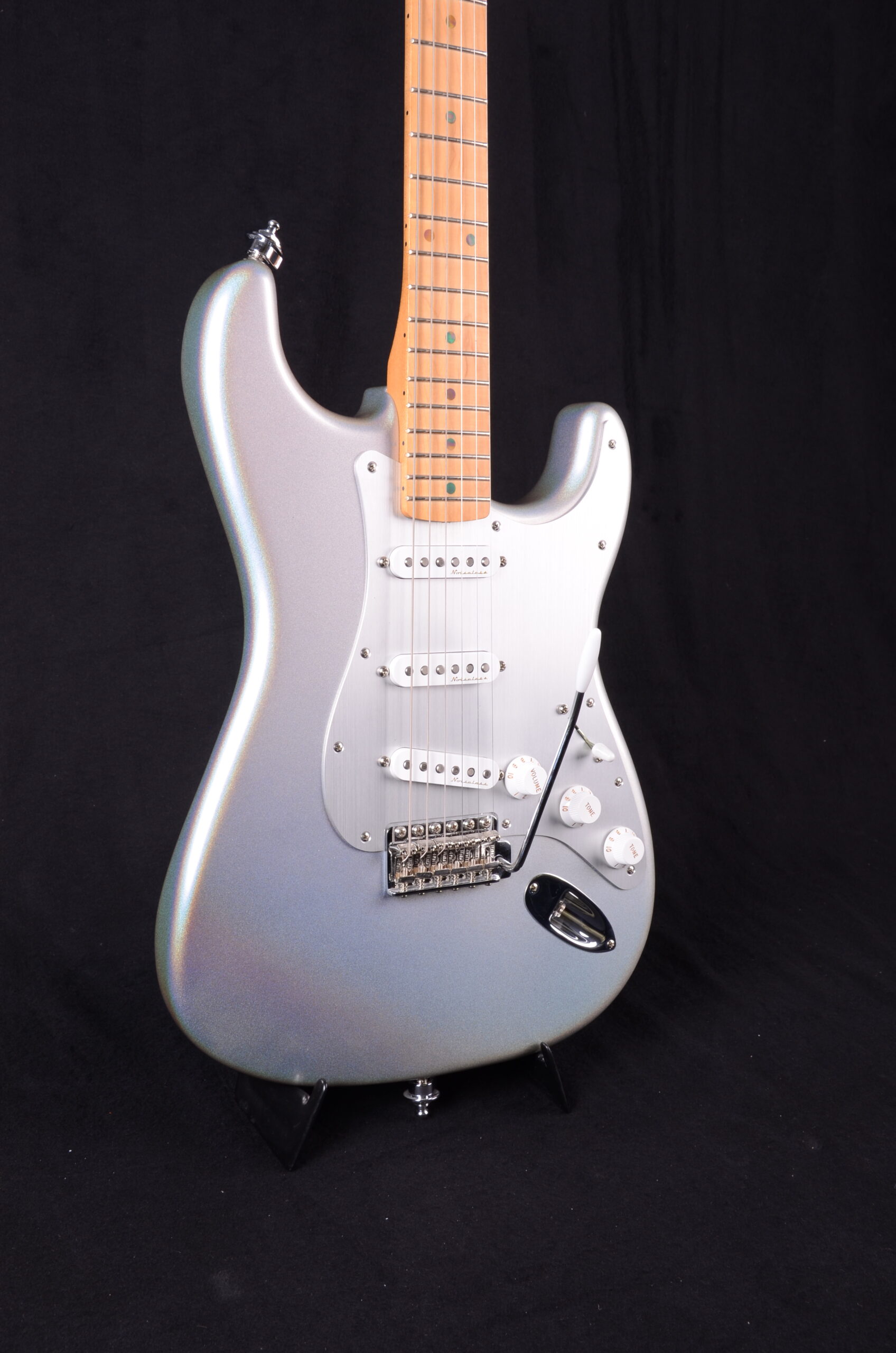 Fender H.E.R. Stratocaster MN Chrome Glow