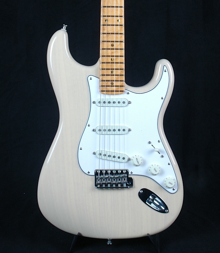 fender_american_custom_stratocaster__mn_vintage_blonde_nos_2