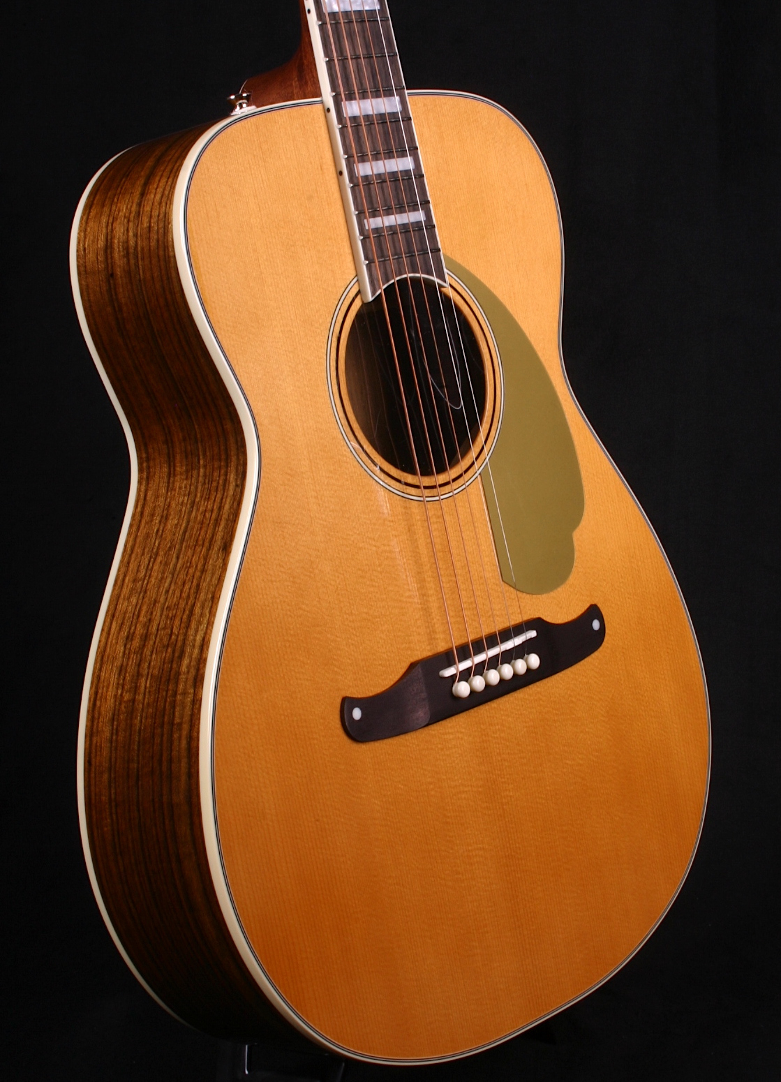 Fender_Malibu_Vintage_AGN_1