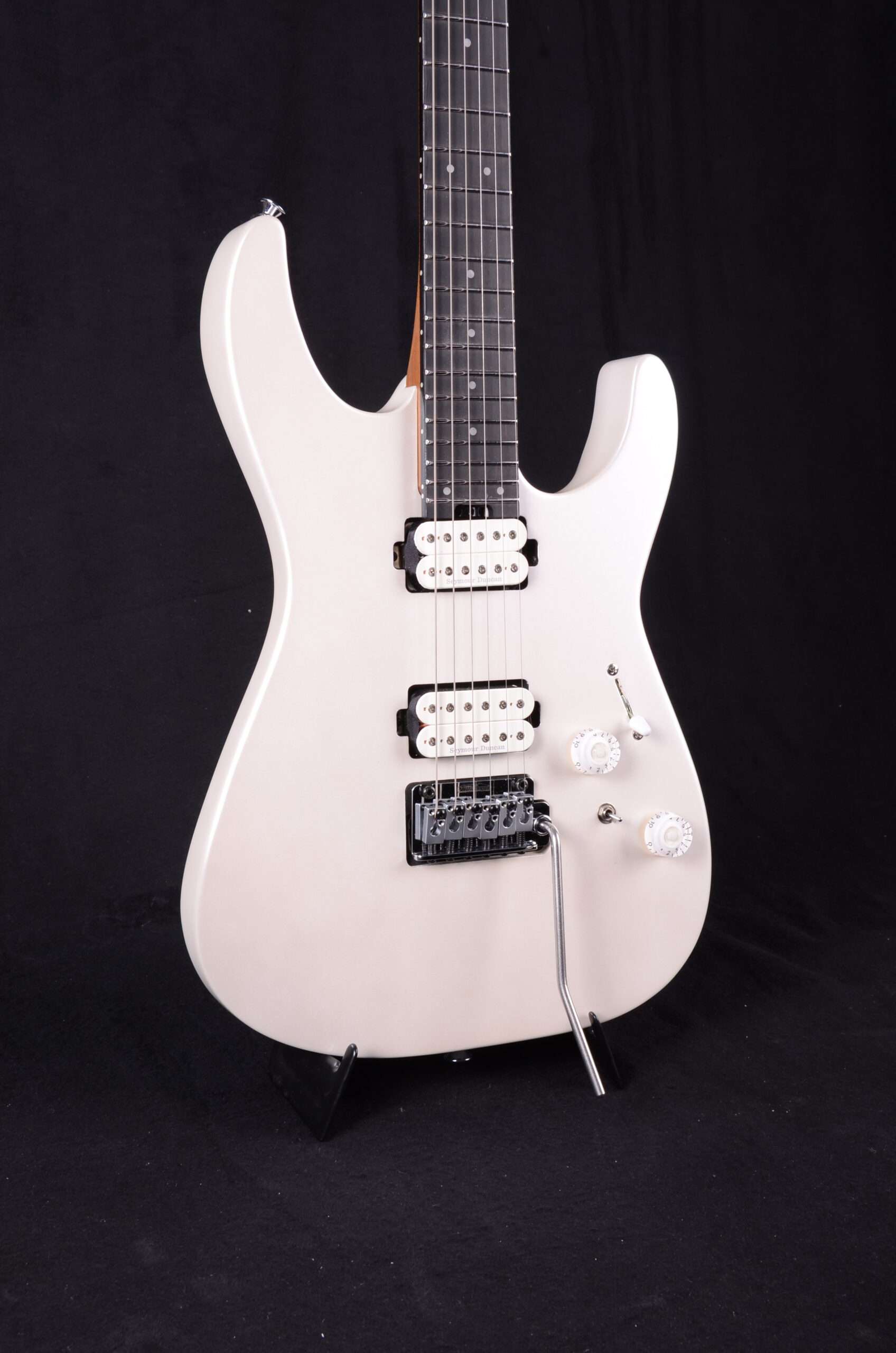 Charvel Pro-Mod Plus DK24 HH 2PT EB Celestial Silk