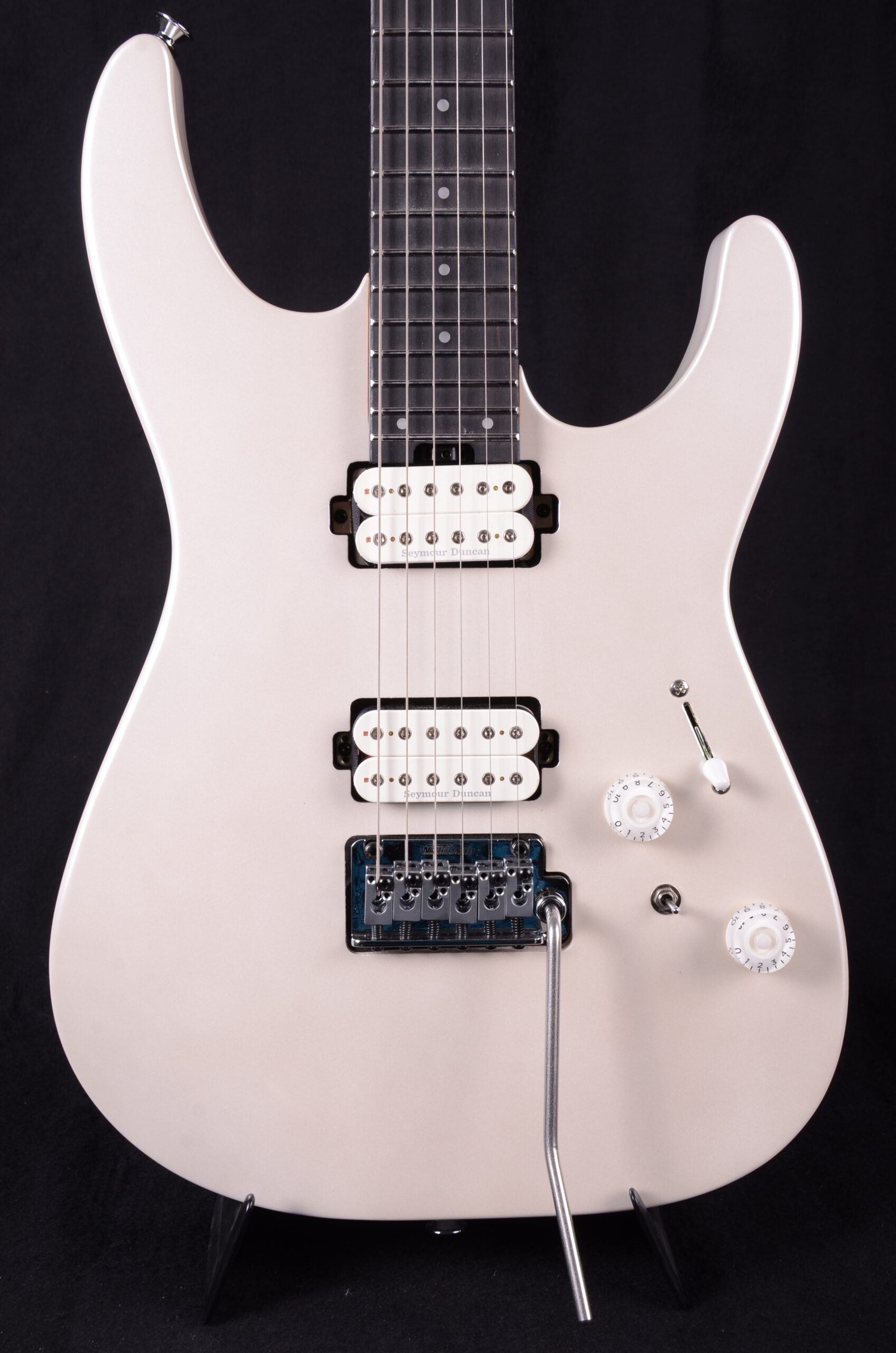 Charvel Pro-Mod Plus DK24 HH 2PT EB Celestial Silk – Bild 3