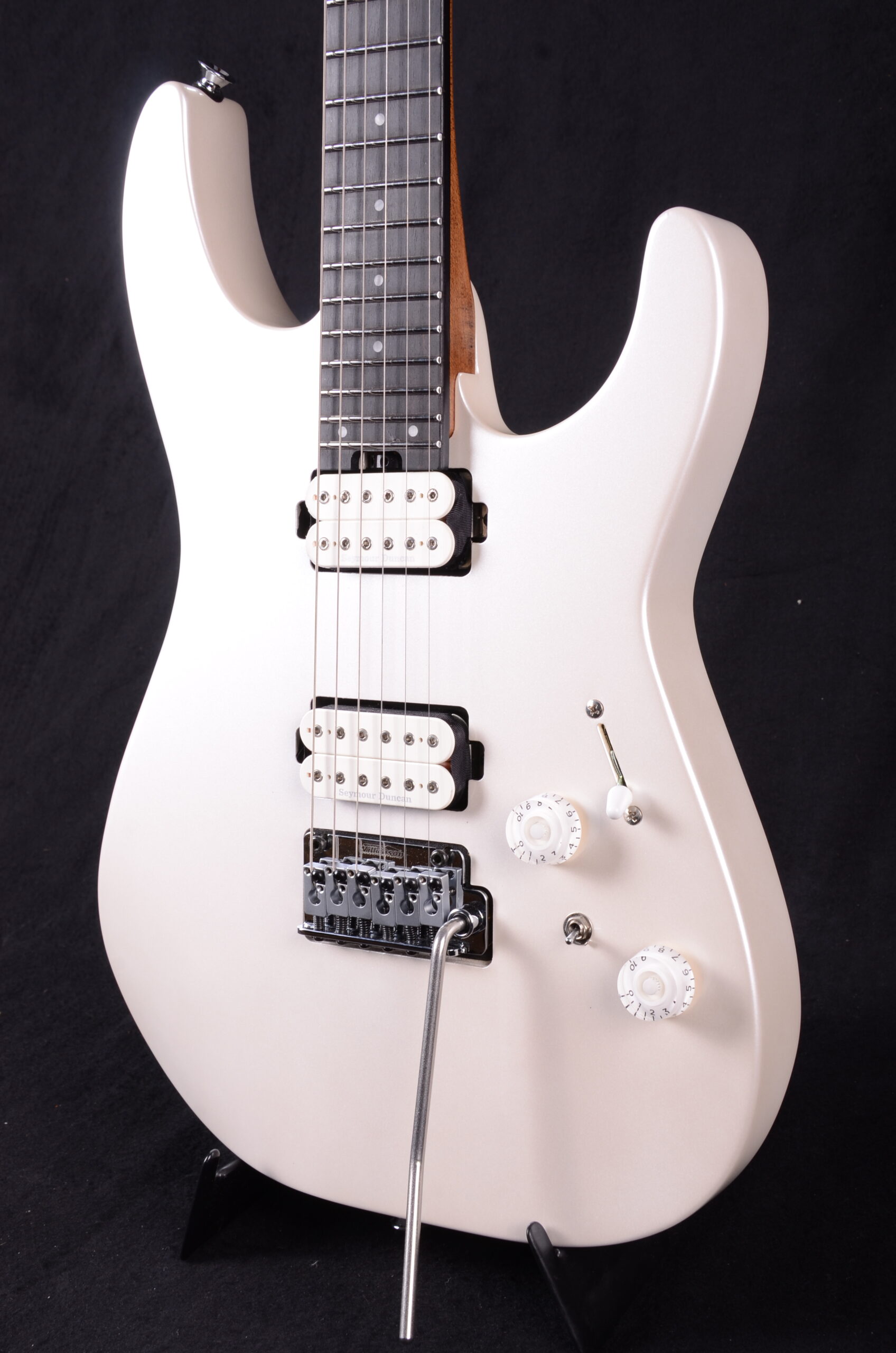 Charvel Pro-Mod Plus DK24 HH 2PT EB Celestial Silk – Bild 5