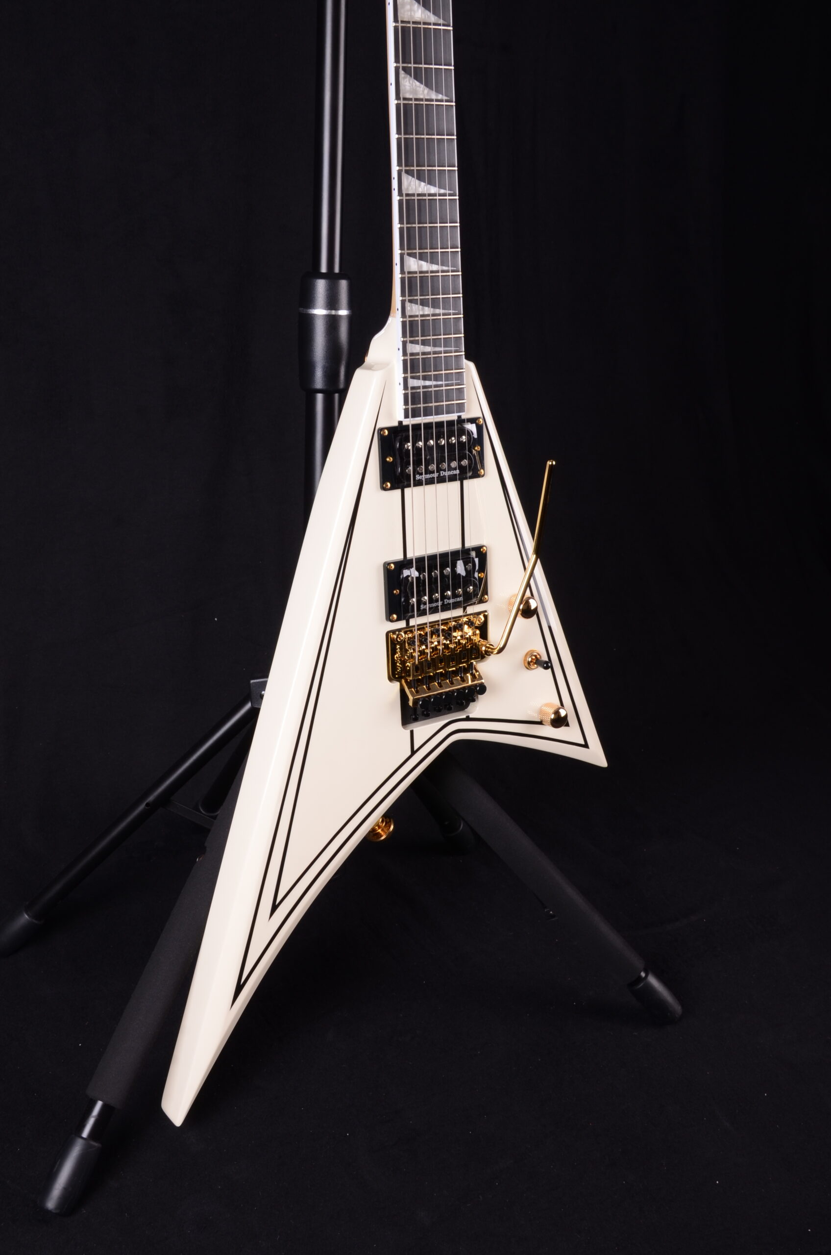 Jackson Pro Series Rhoads RR3 Ivory