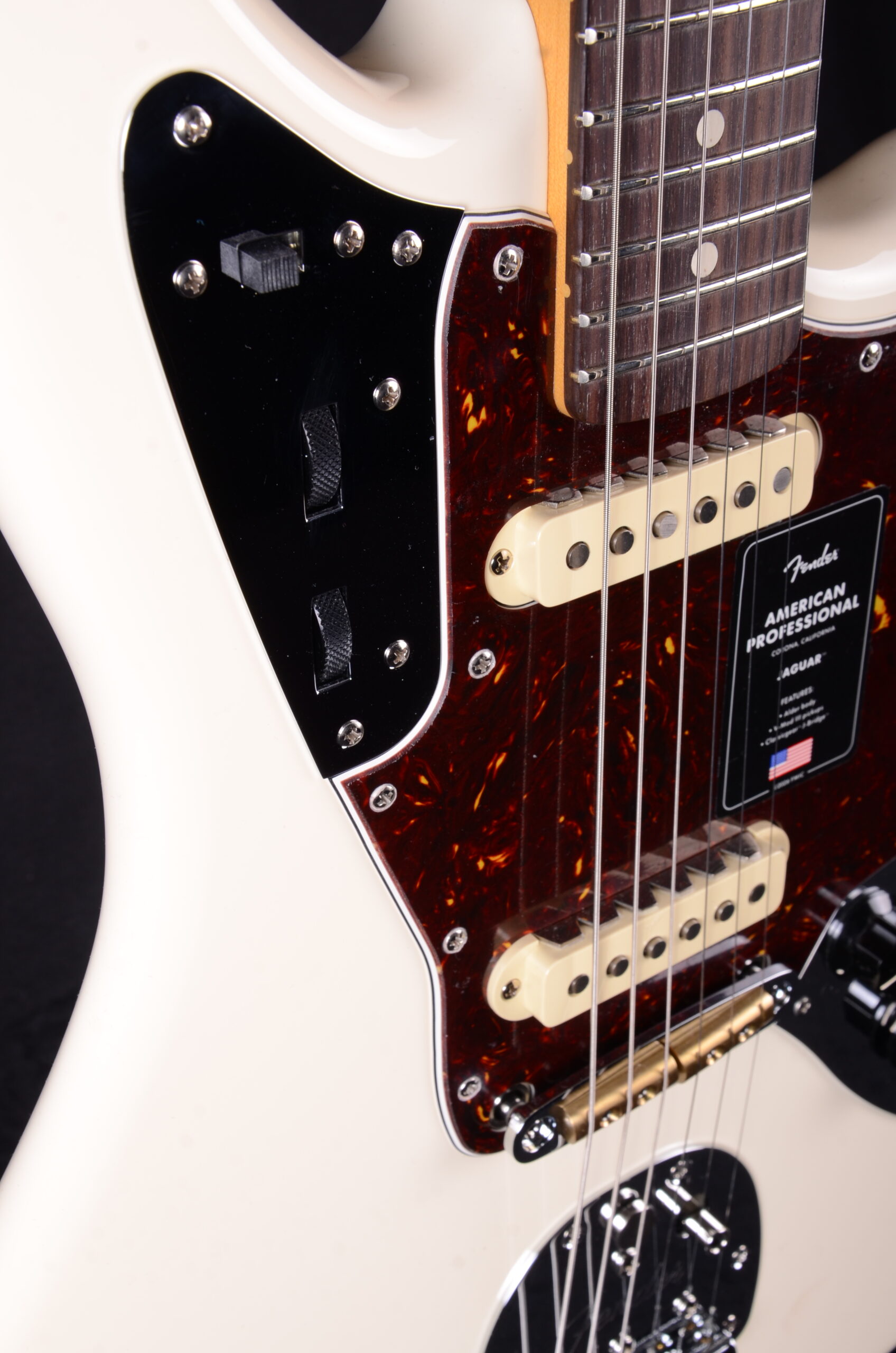 Fender AM Professional Jaguar RW OWT – Bild 6