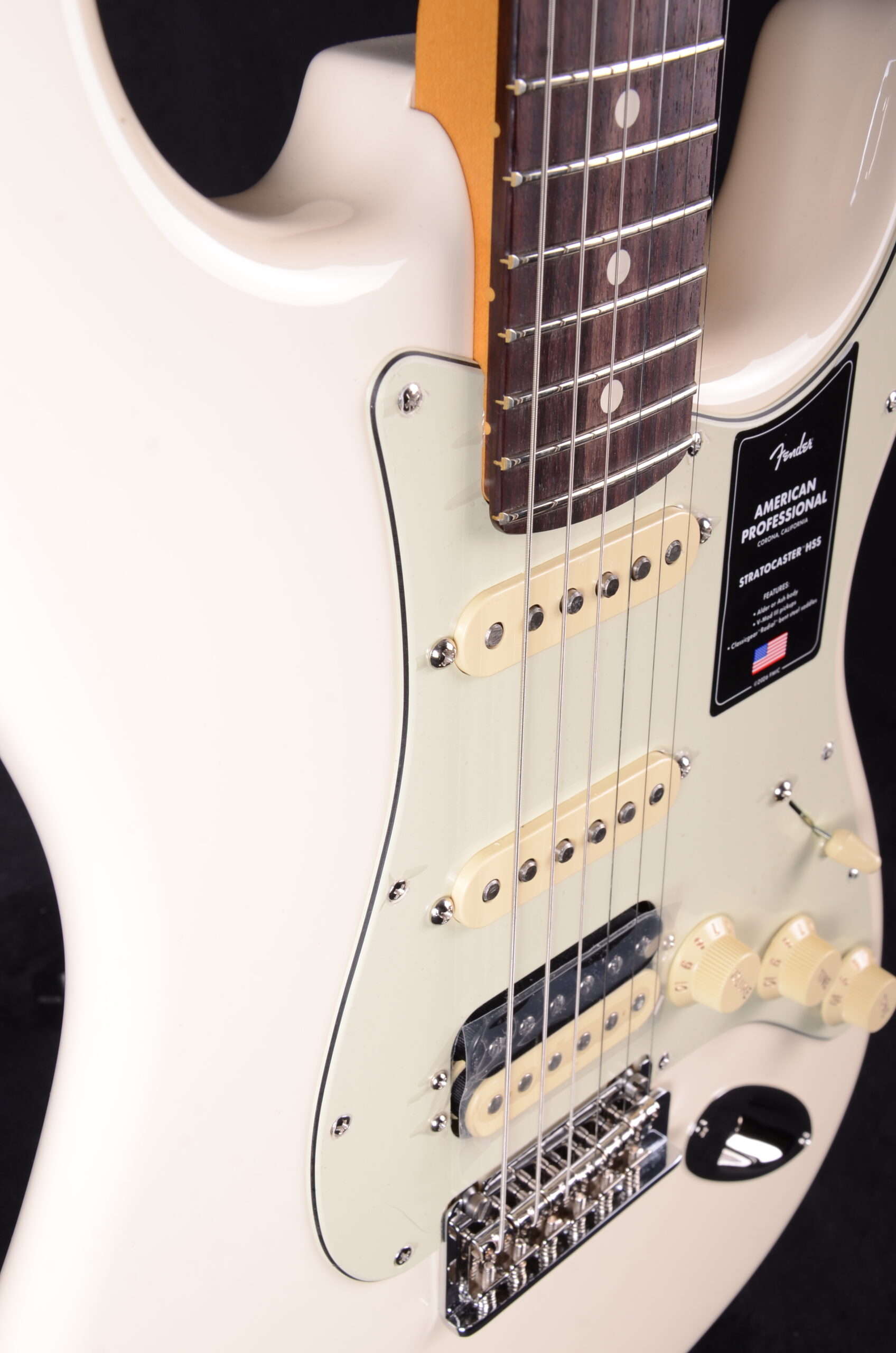 Fender AM Professional Strat HSS RW OWT – Bild 6