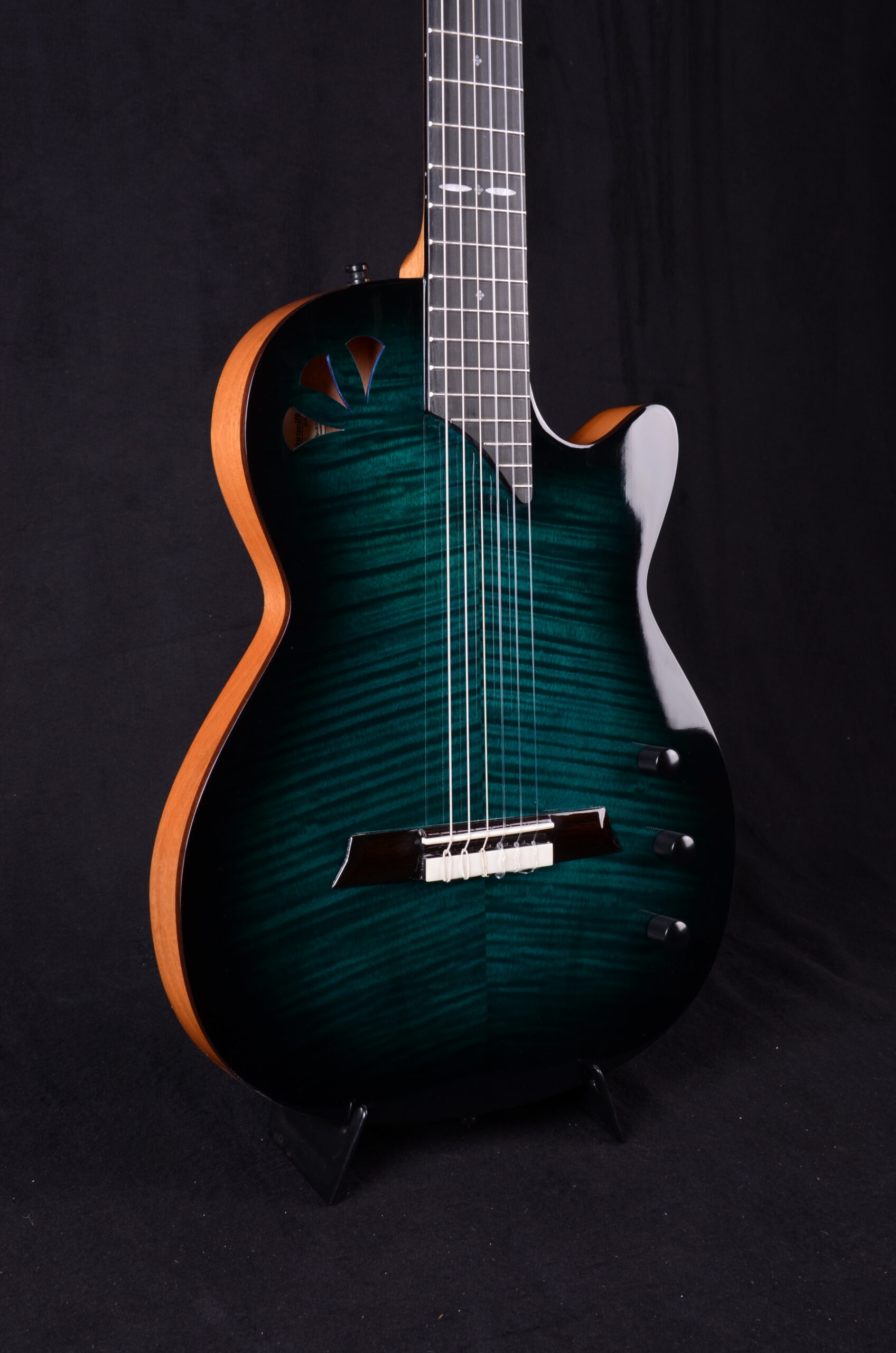 Maravilla M66 Stage Blue Crossover Guitar