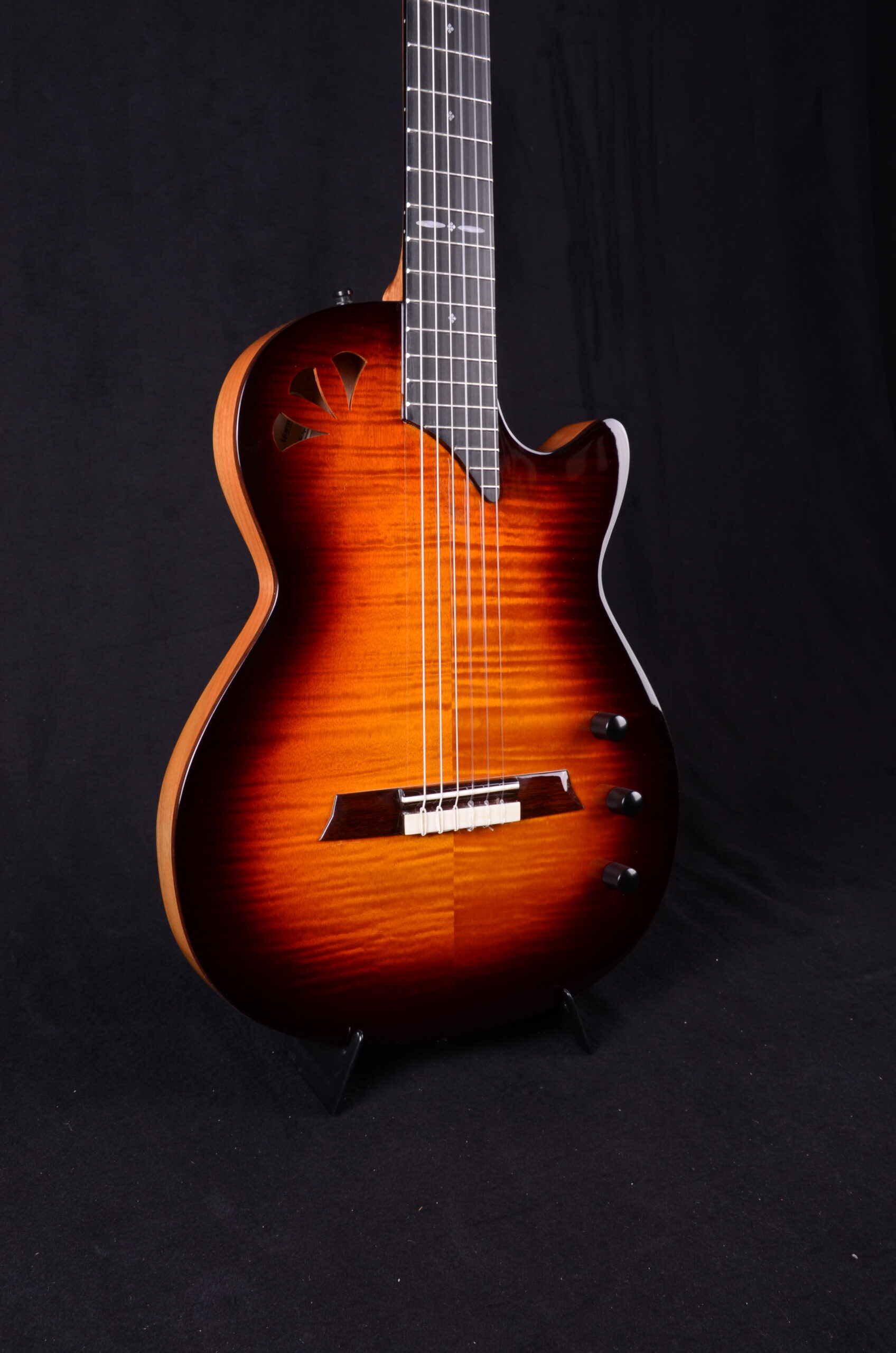 Maravilla M66 Stage Sunburst Crossover Guitar