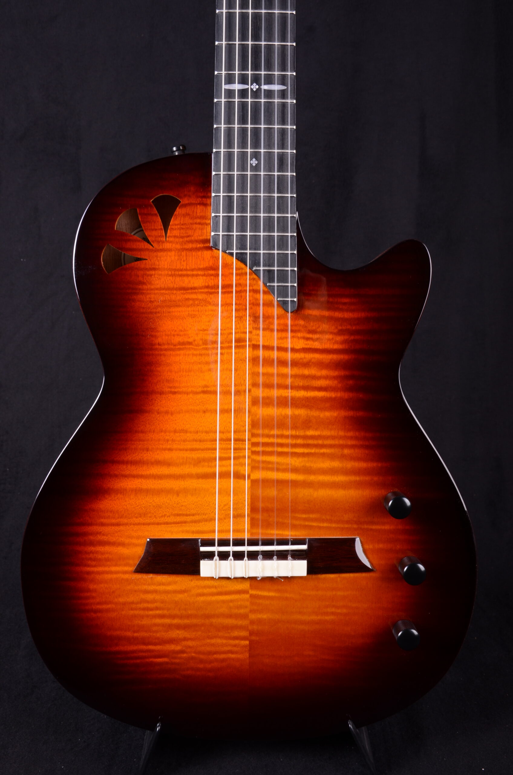 Maravilla M66 Stage Sunburst Crossover Guitar – Bild 3