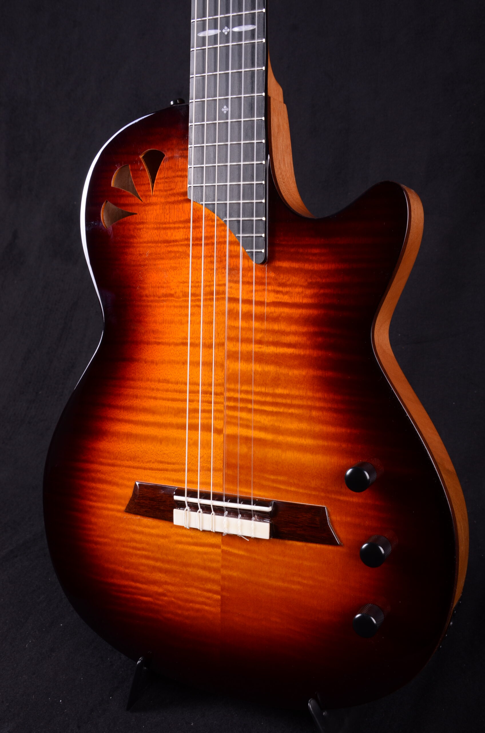 Maravilla M66 Stage Sunburst Crossover Guitar – Bild 5